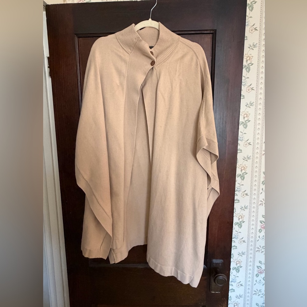 Banana Republic Knit Cape / Poncho – Beige (M/L) – NWT - Flaws